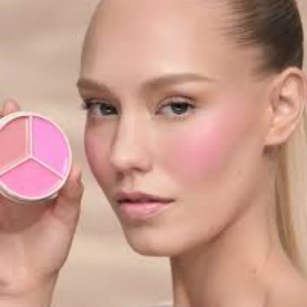 PINK  Magic Touch Blush Trio Size: .011 Oz. NEW UNUSED BOXED